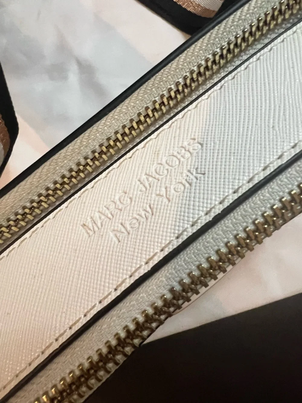 Marc Jacobs The Snapshot White Crossbody‎ Bag Wide Strap